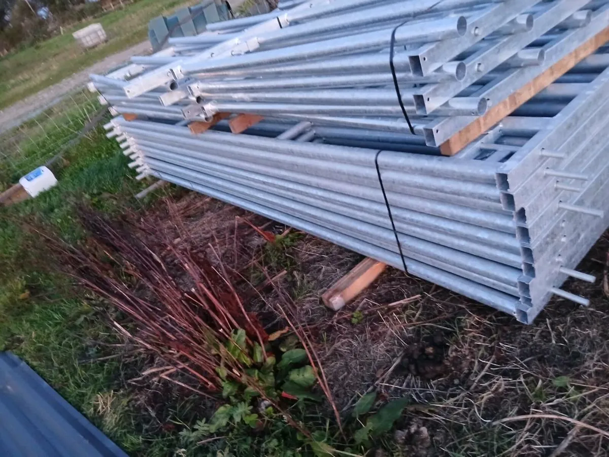 Heavy duty gaets  on sale - Image 2