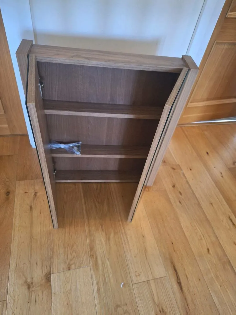 Bathroom cabinet - Image 1