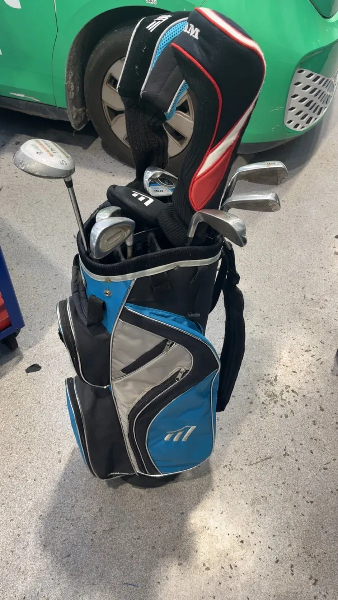 Golf bag and clubs - Image 1