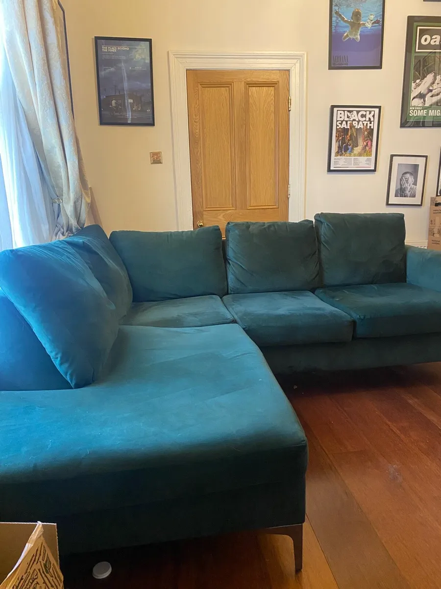 L shaped couch - Image 4