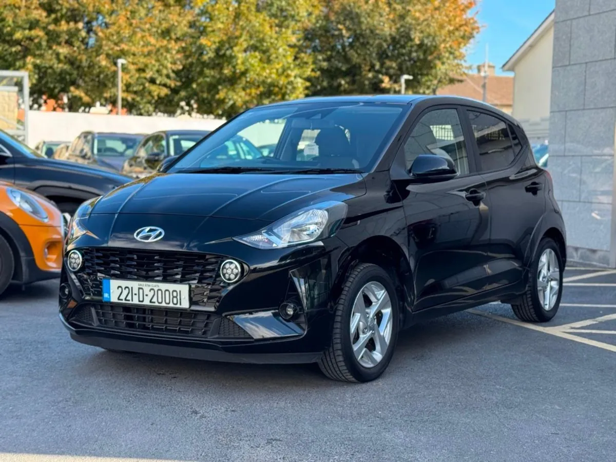 Hyundai i10 i10 Deluxe Auto Low Mileage  Rare Car - Image 1