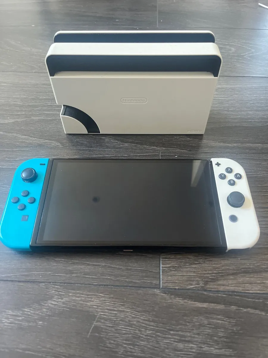 Nintendo switch OLED white - Image 2