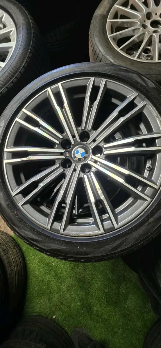 Genuine bmw 18" alloys - Image 1
