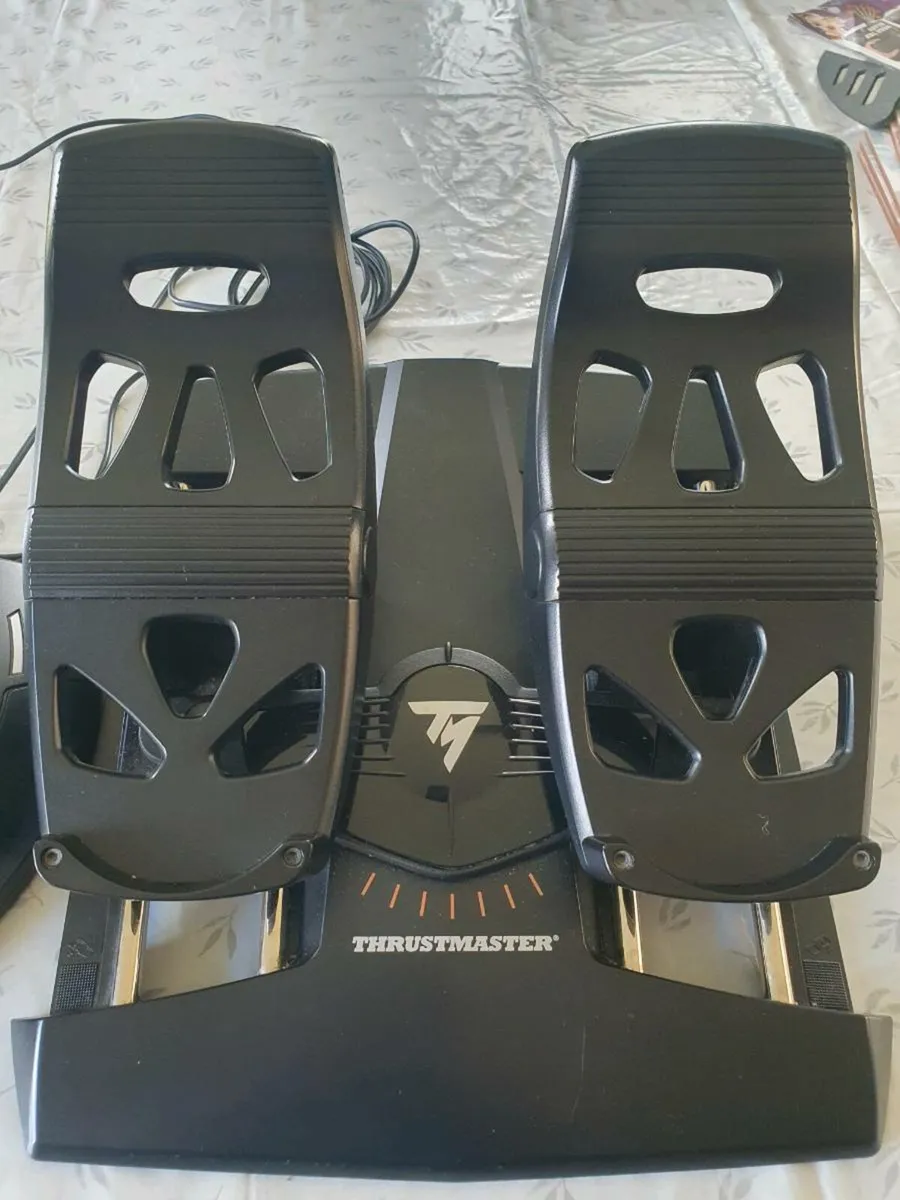 Flight simulator ( thrustmaster) for xbox series x - Image 3
