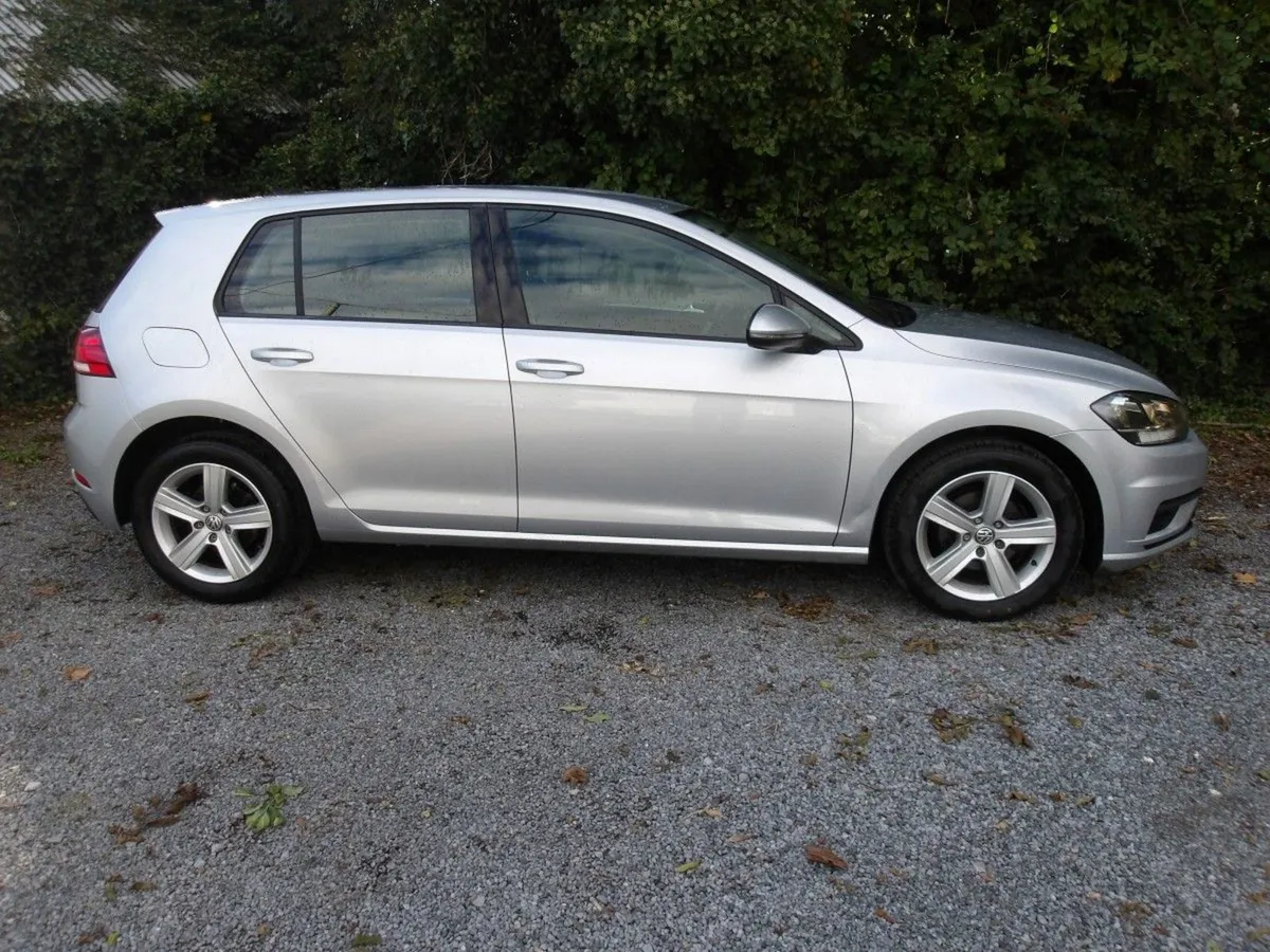 Volkswagen Golf 1.0 TSI 85hp 43 258 Km s - Image 1