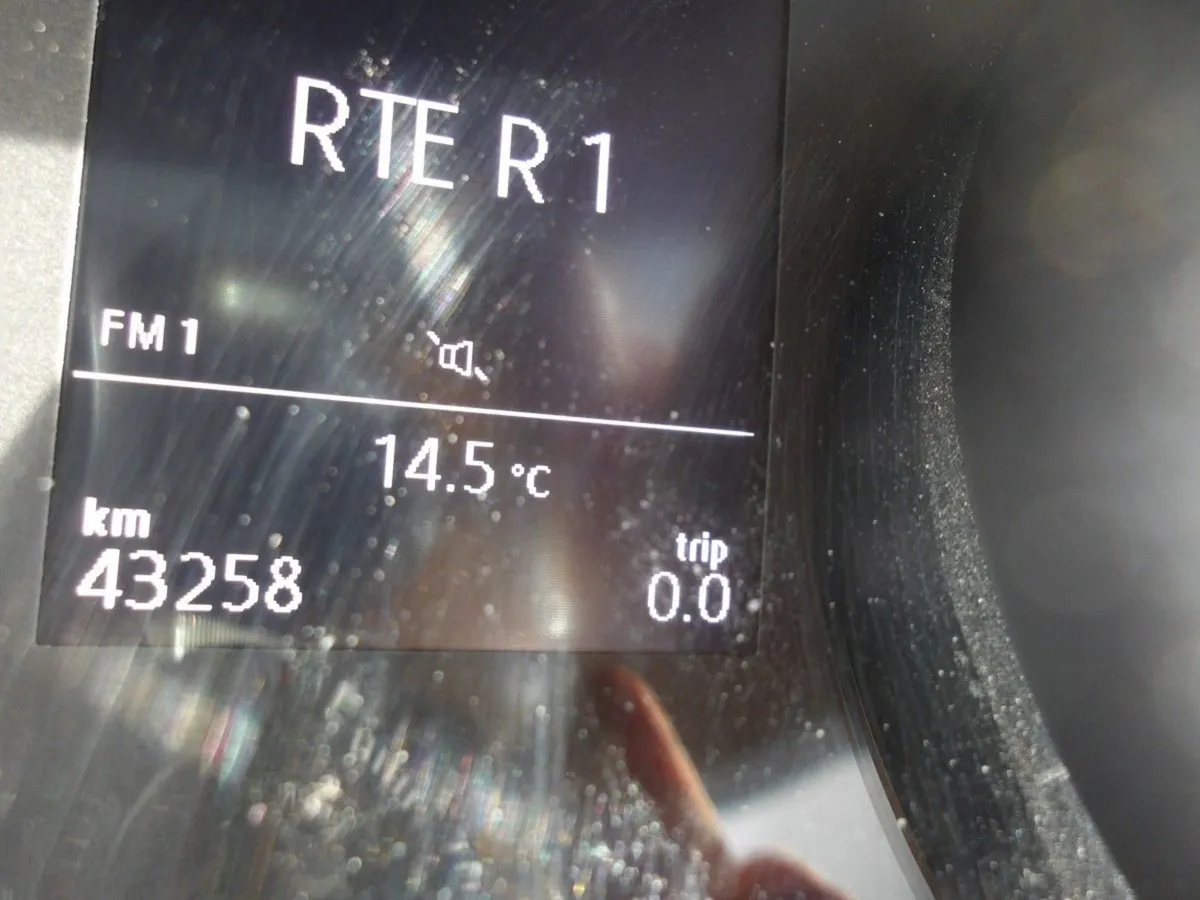 Volkswagen Golf 1.0 TSI 85hp 43 258 Km s - Image 2