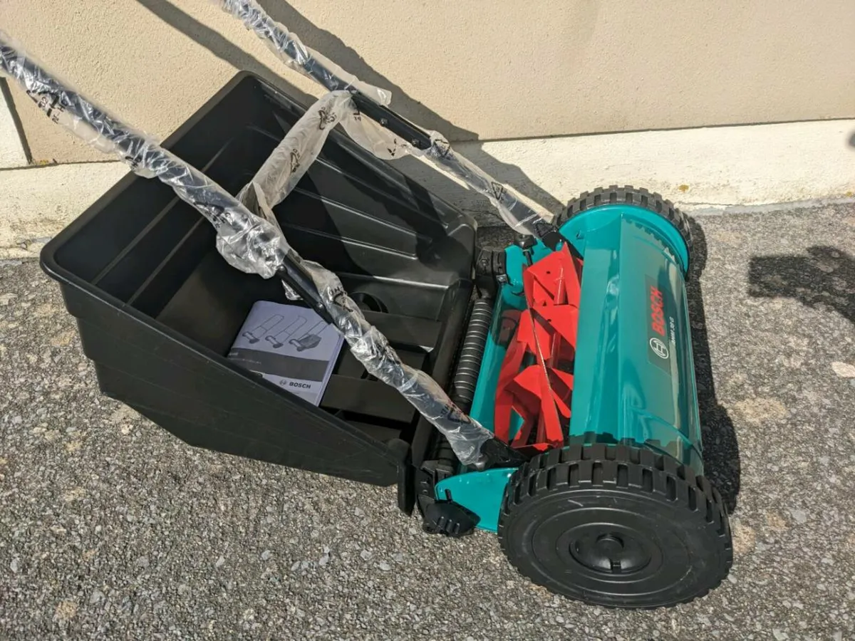 Push Lawnmower Bosch. New - Image 2