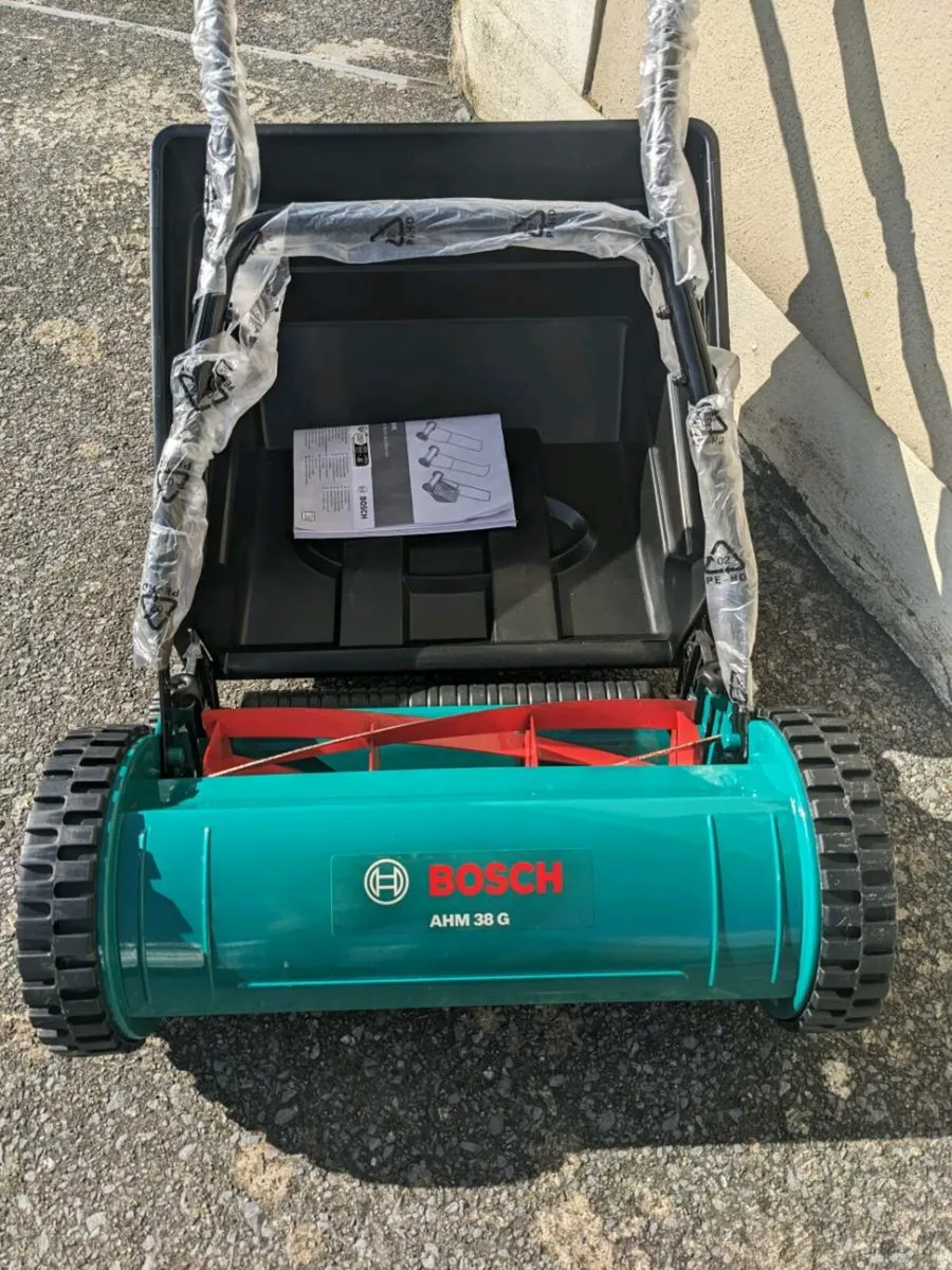 Push Lawnmower Bosch. New - Image 3