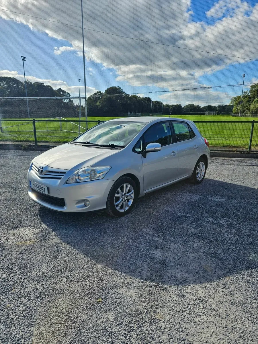 Toyota Auris 2012 - Image 1