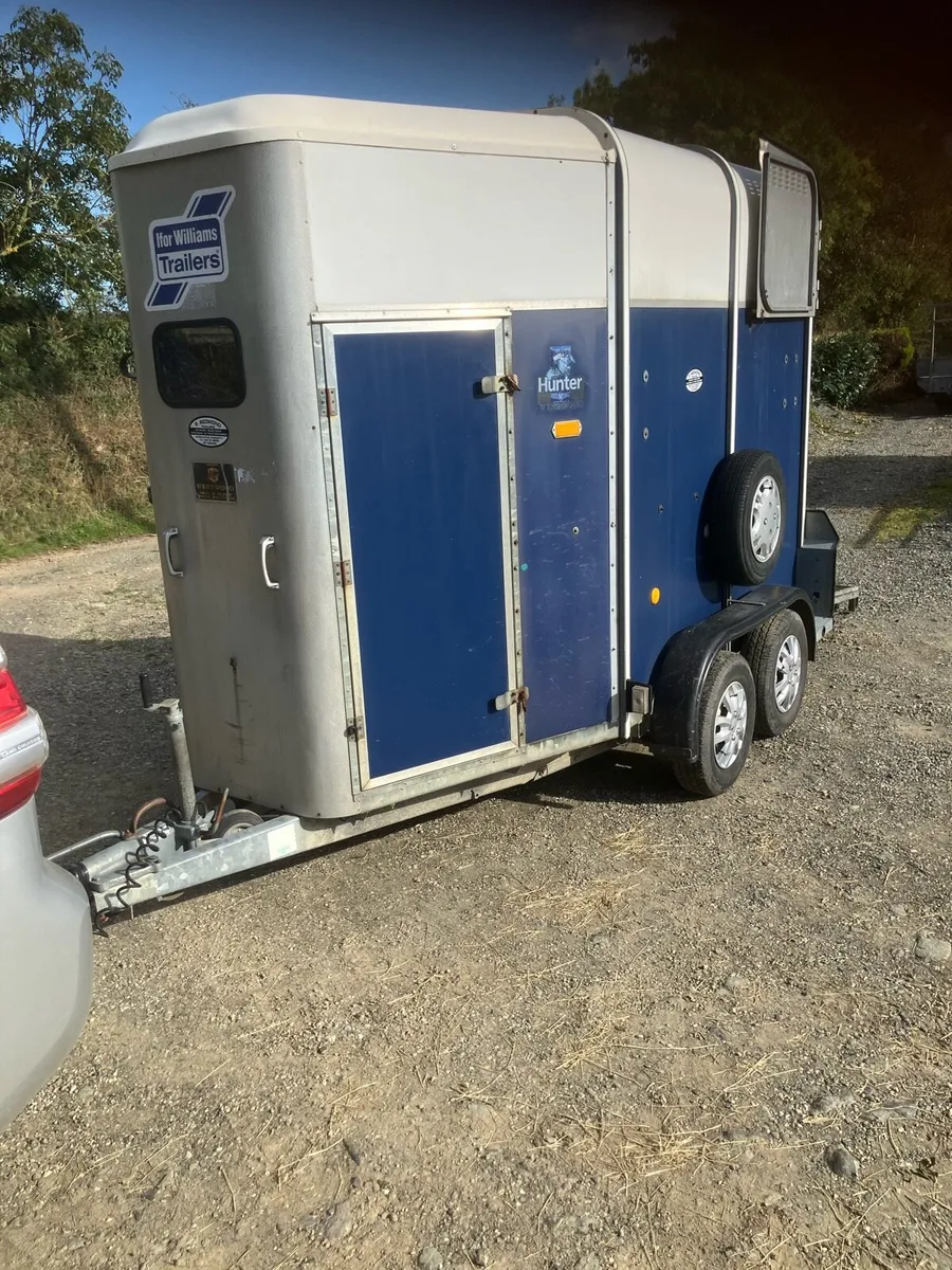 Hunter 505 Deluxe Horsebox - Image 1