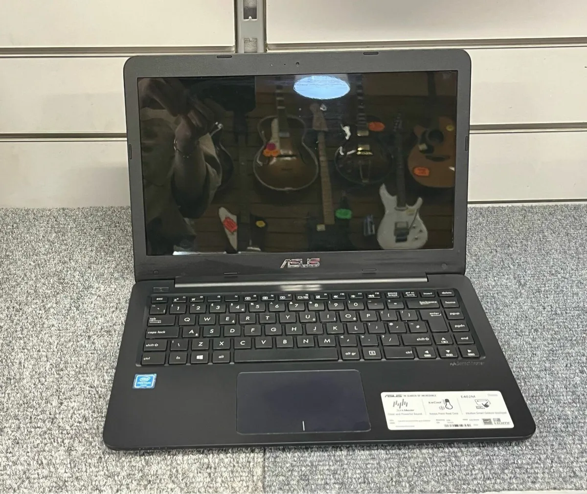 Asus E402M Laptop