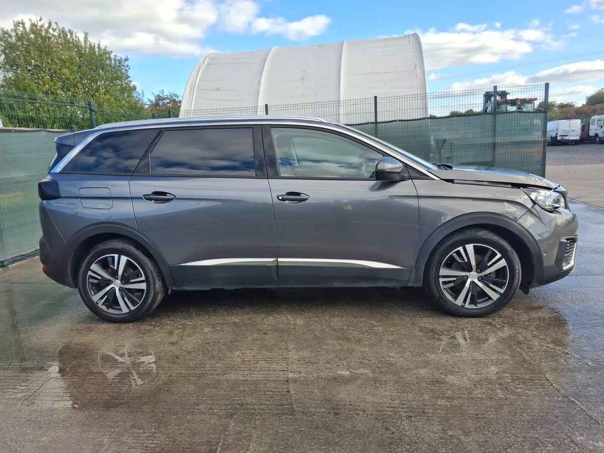 182.   Peugeot 5008 7 seater Low kms - Image 4