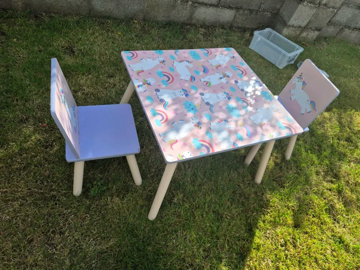Table 2 chairs - Image 1