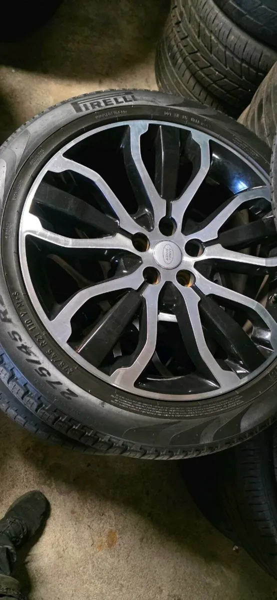 Genuine Land-rover 21"  alloys - Image 1