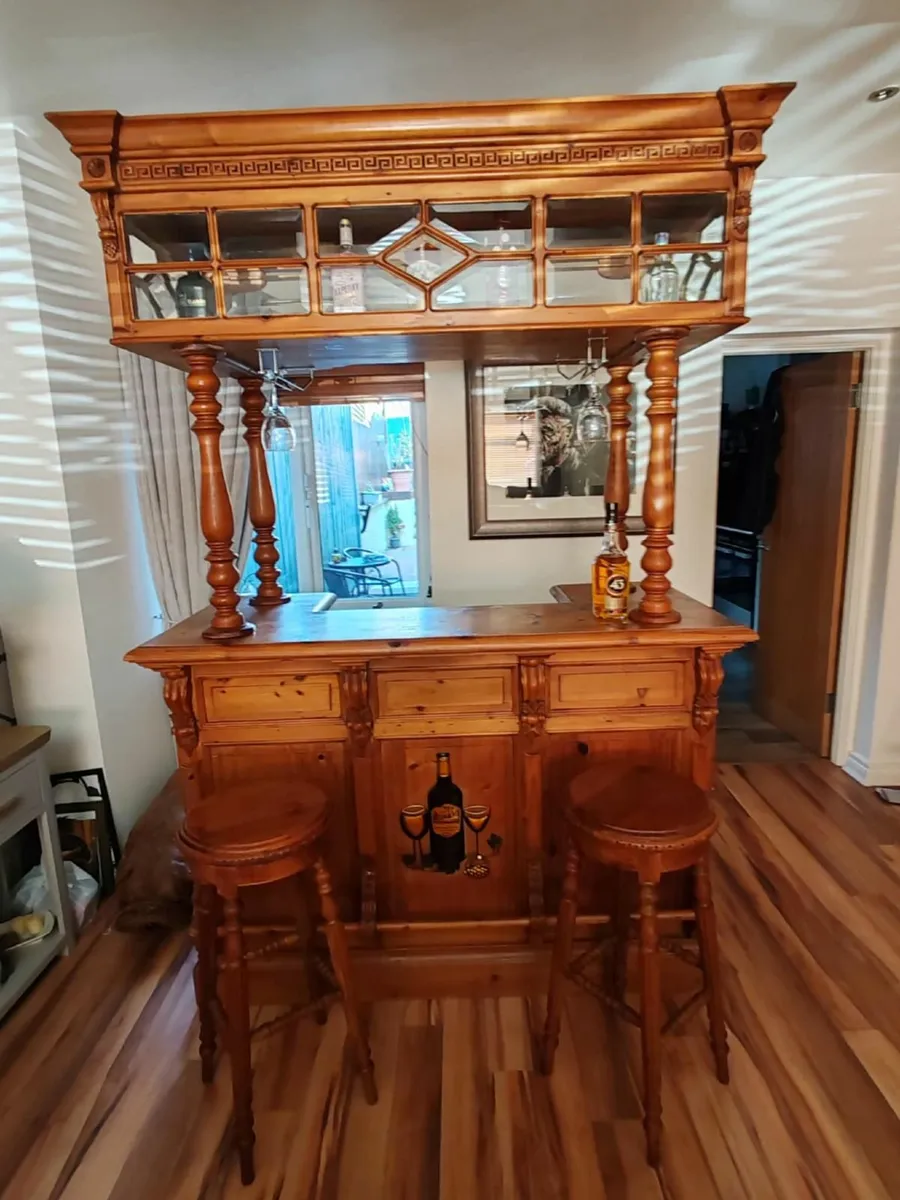 Home Bar - Image 1