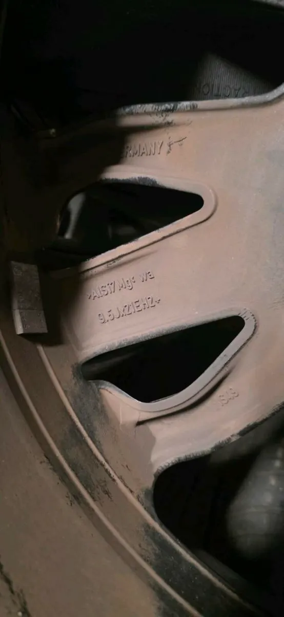 Genuine Land-rover 21"  alloys - Image 2