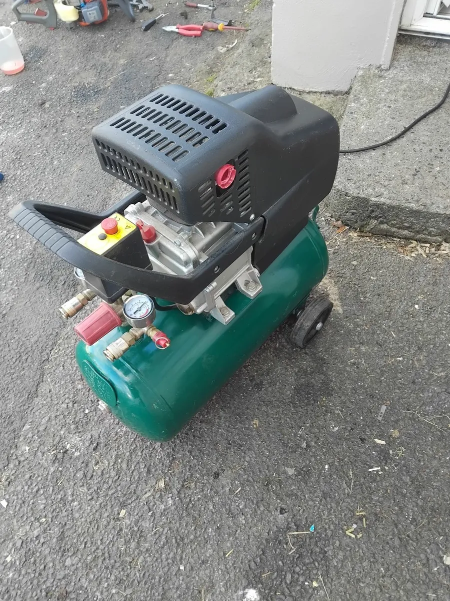 Air compressor working 100-percent - Image 1
