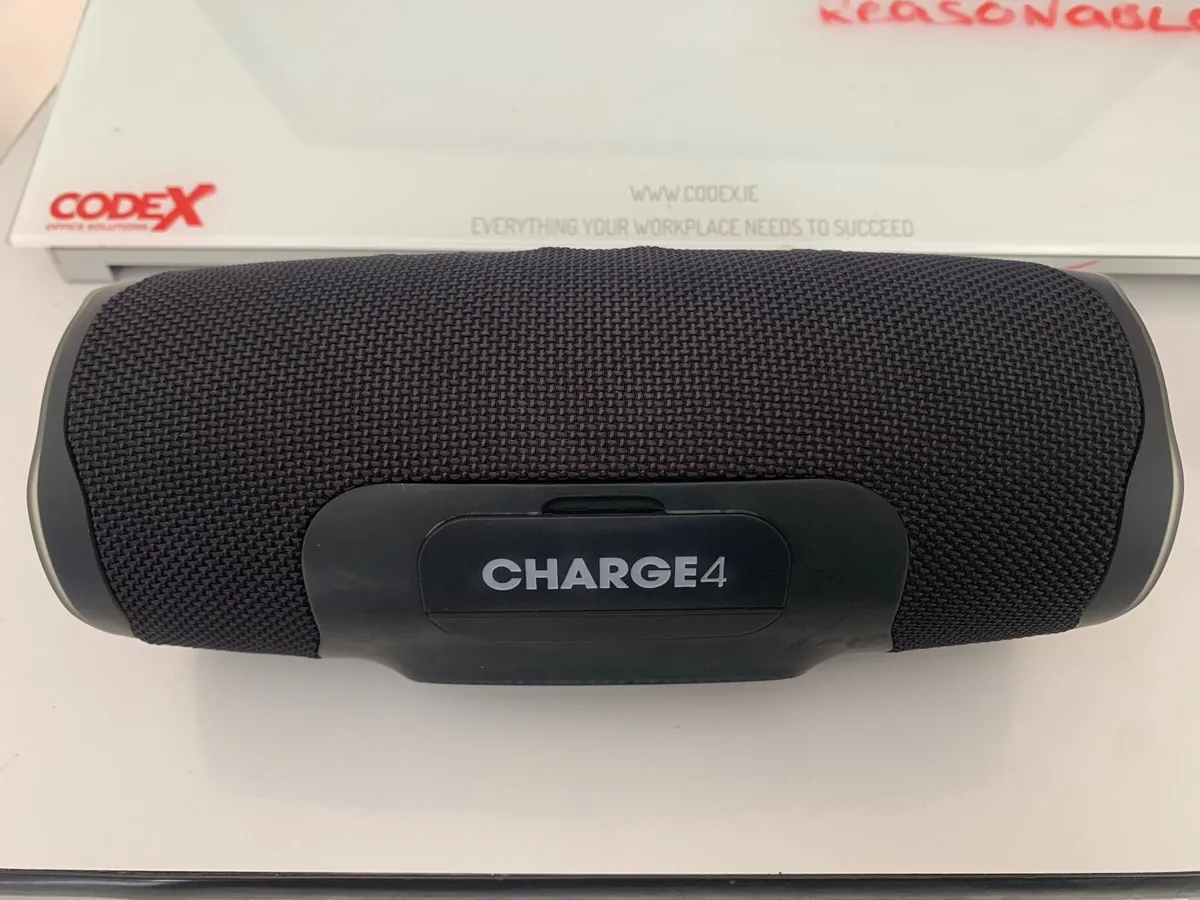 JBL  Charge 4 - Image 2