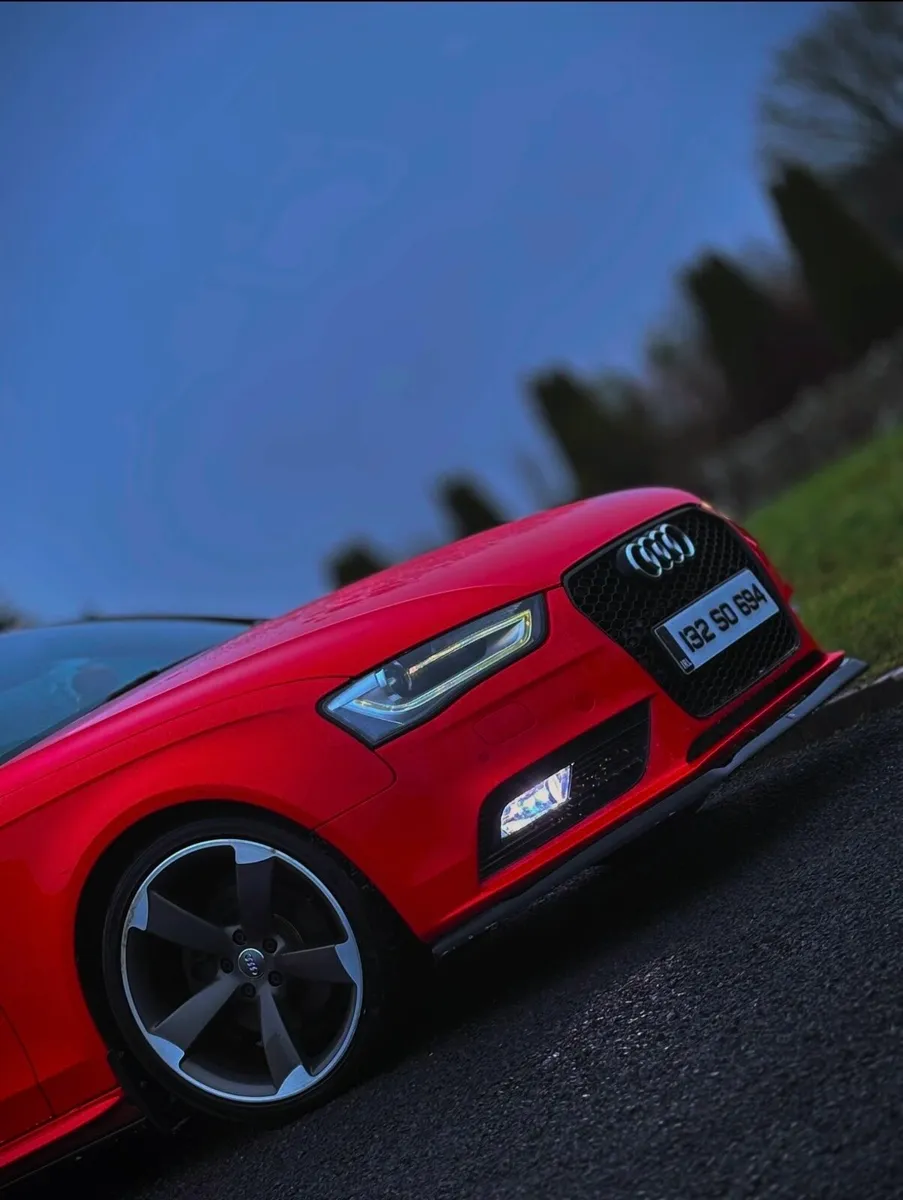 Audi A4 S-Line Black Edition - Image 4