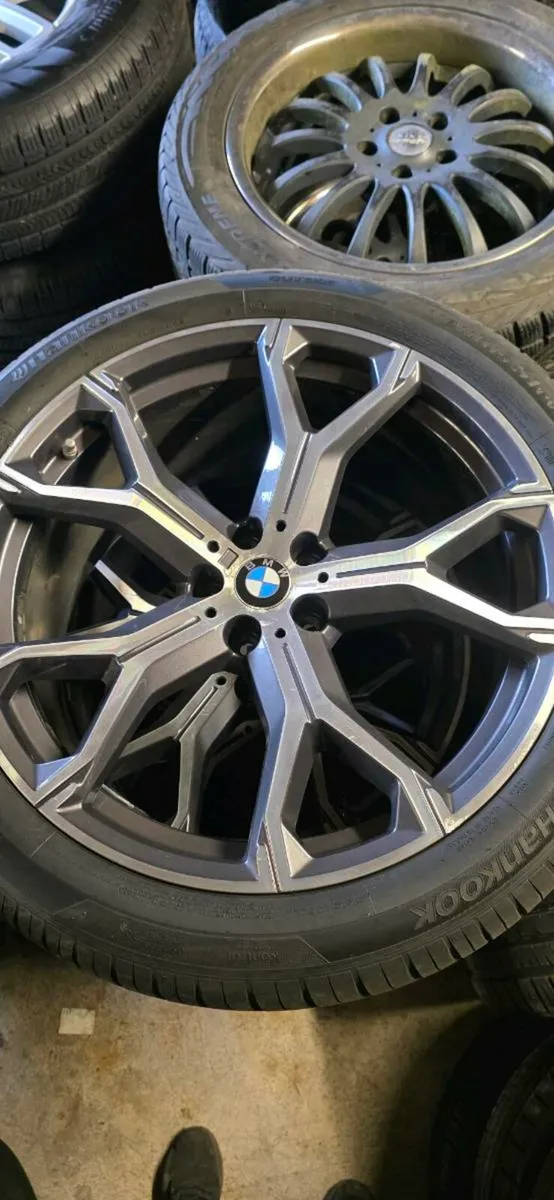 Genuine bmw x5 21" alloys - Image 1