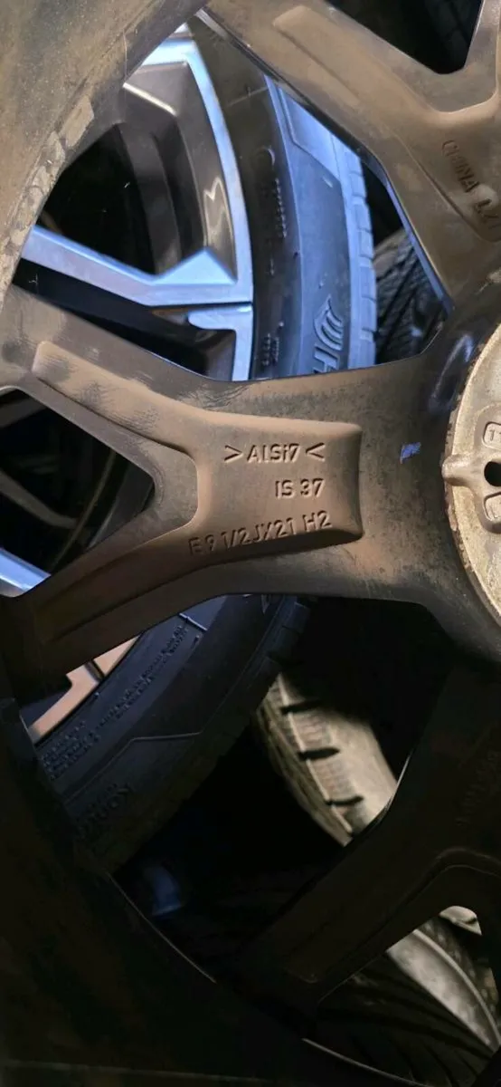 Genuine bmw x5 21" alloys - Image 2