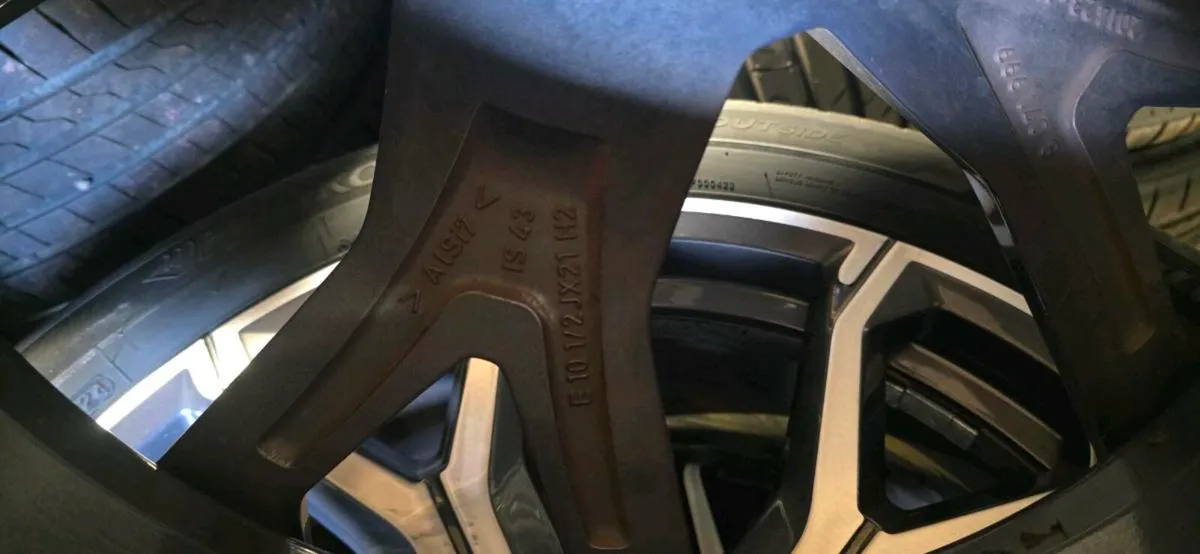 Genuine bmw x5 21" alloys - Image 4
