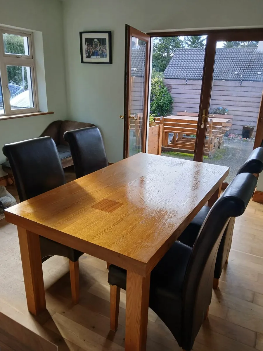 Kitchen table with 6 chair's - Image 2