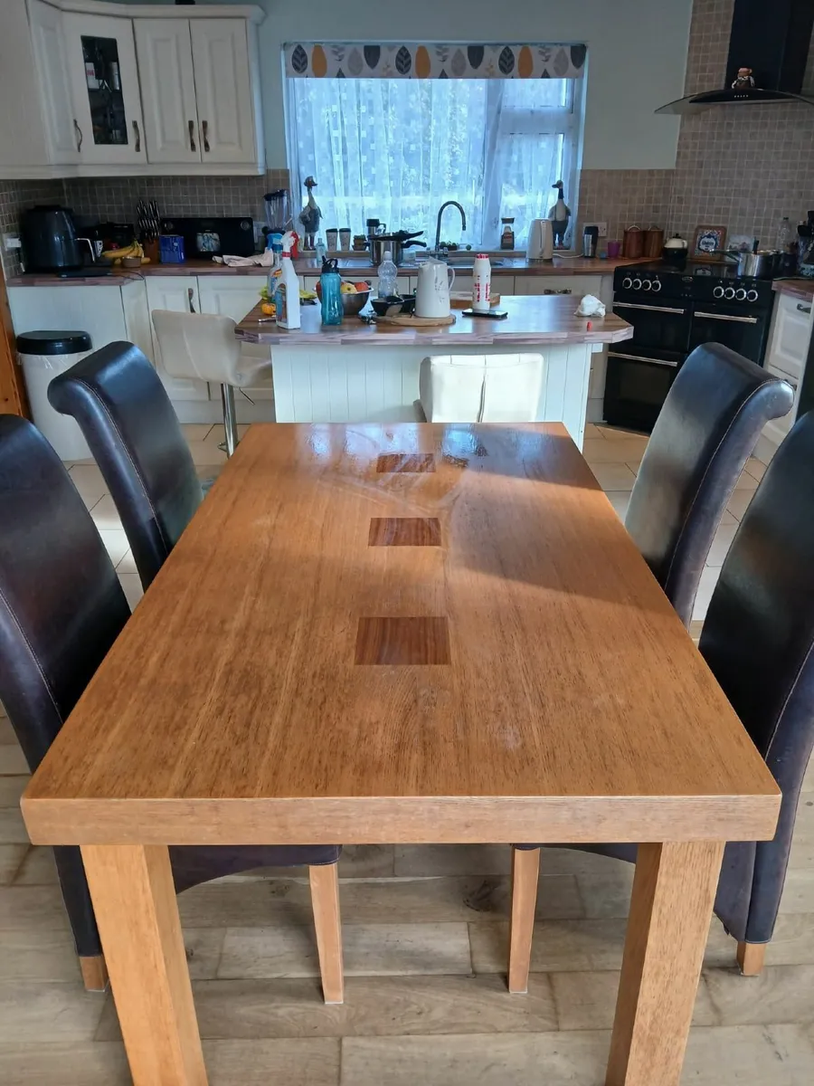 Kitchen table with 6 chair's - Image 4