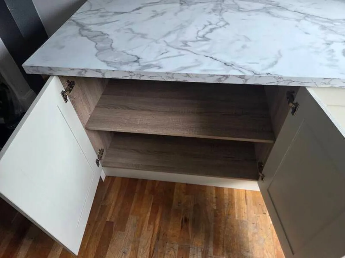 kitchen island - Image 3