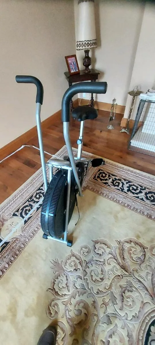 Exercise bike - Image 4
