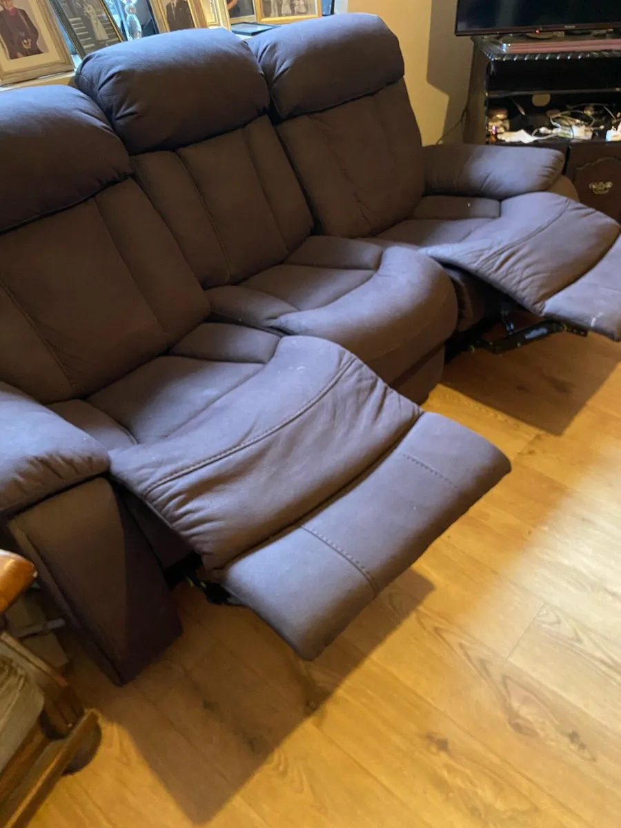 3 Seater Recliner Sofa - Image 1