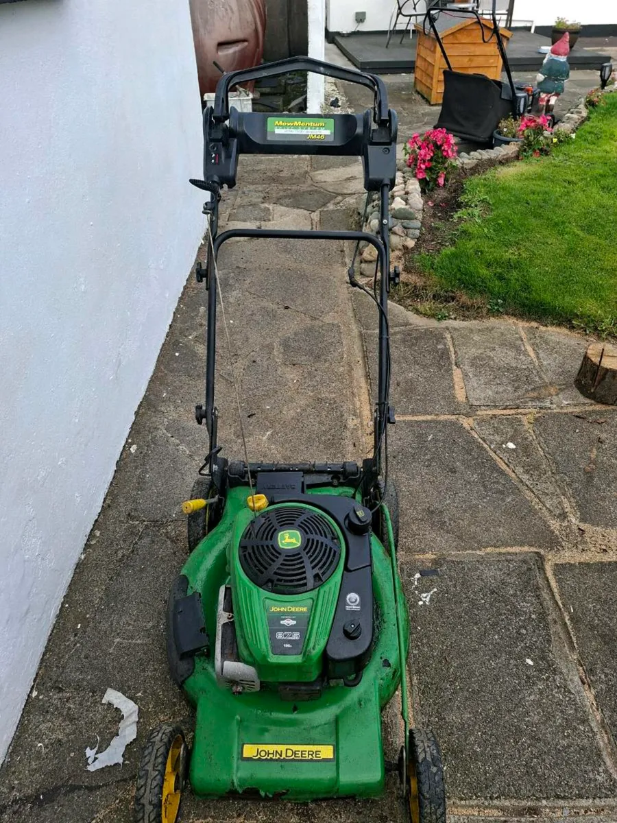 john deer lawnmower  self-drive - Image 1