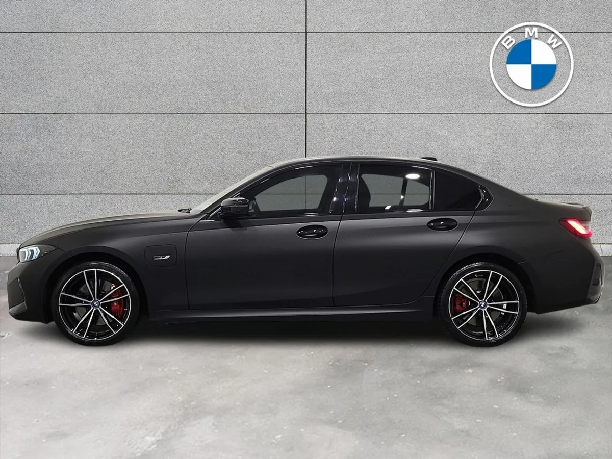BMW 3-Series 330e M Sport Saloon - Image 4