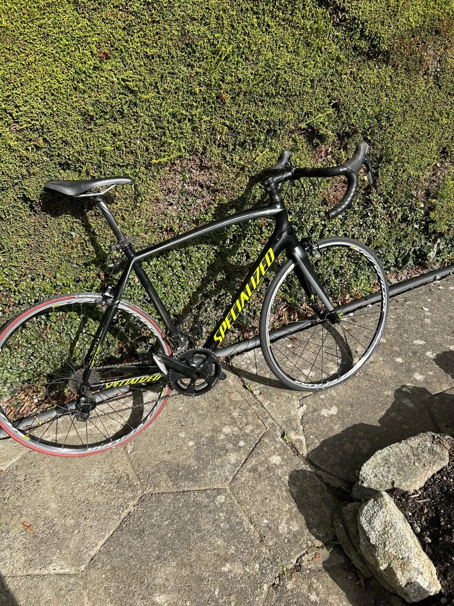 SPECIALIZED CARBON FIBRE ROAD RACER BIKE - Image 4