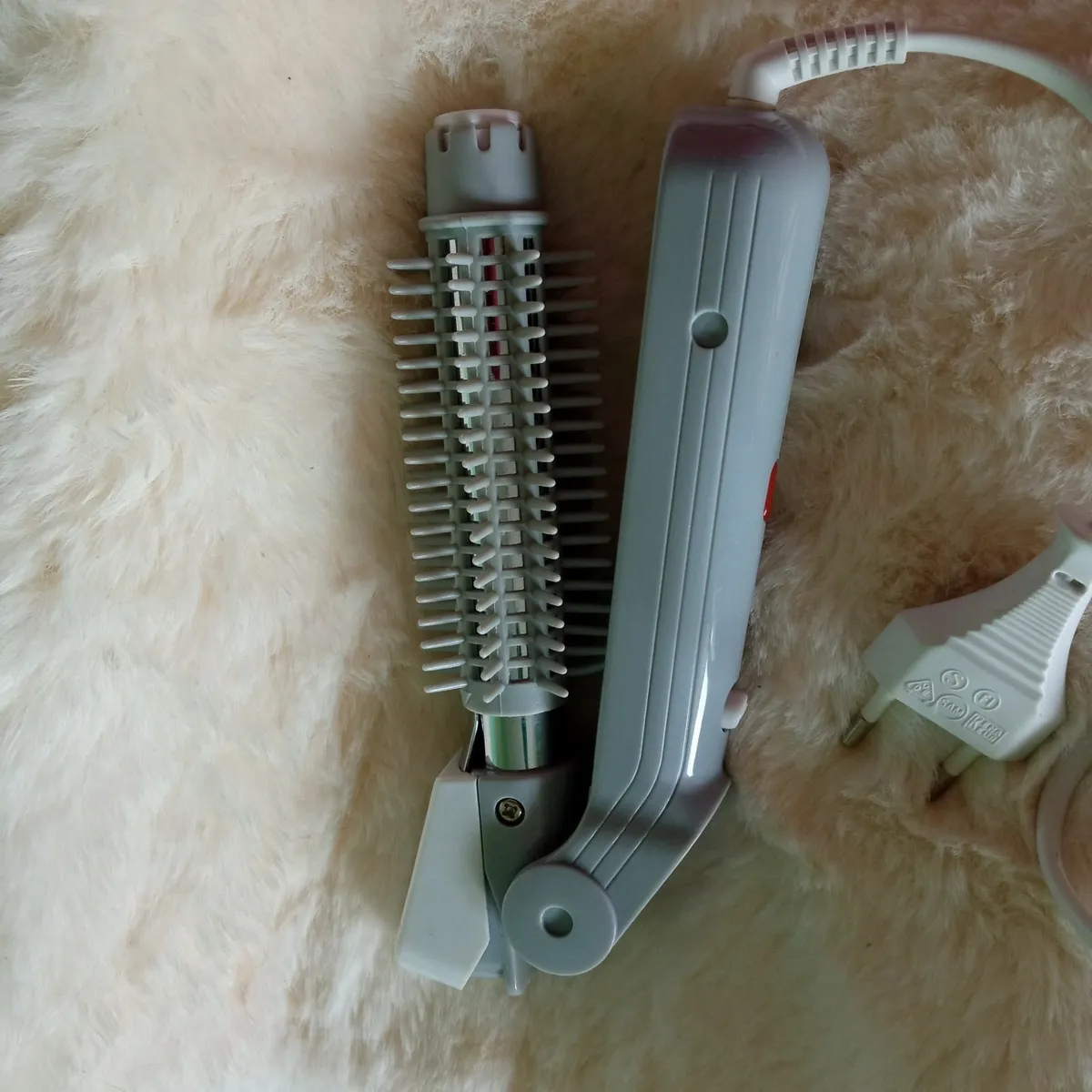 Travelling Iron Curling Brush - Image 4