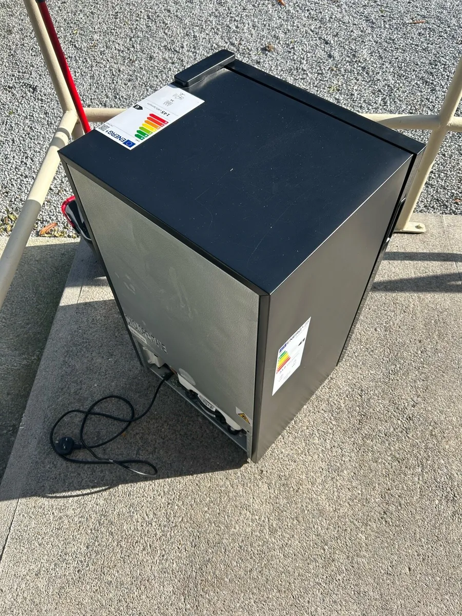 Mini fridge - Image 3