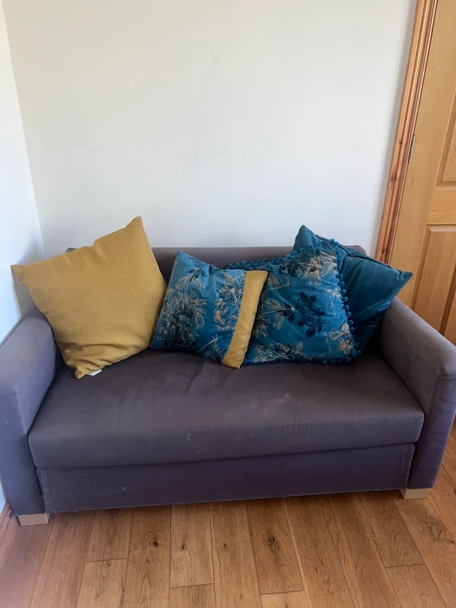 Free couch - Image 1