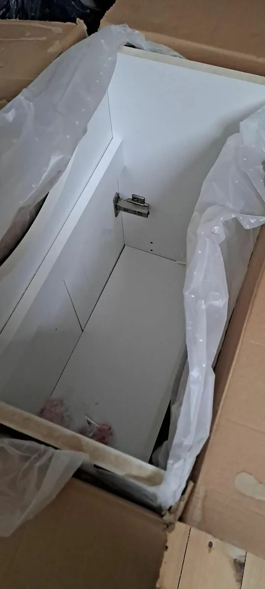 Full Bathroom Suite - Image 1