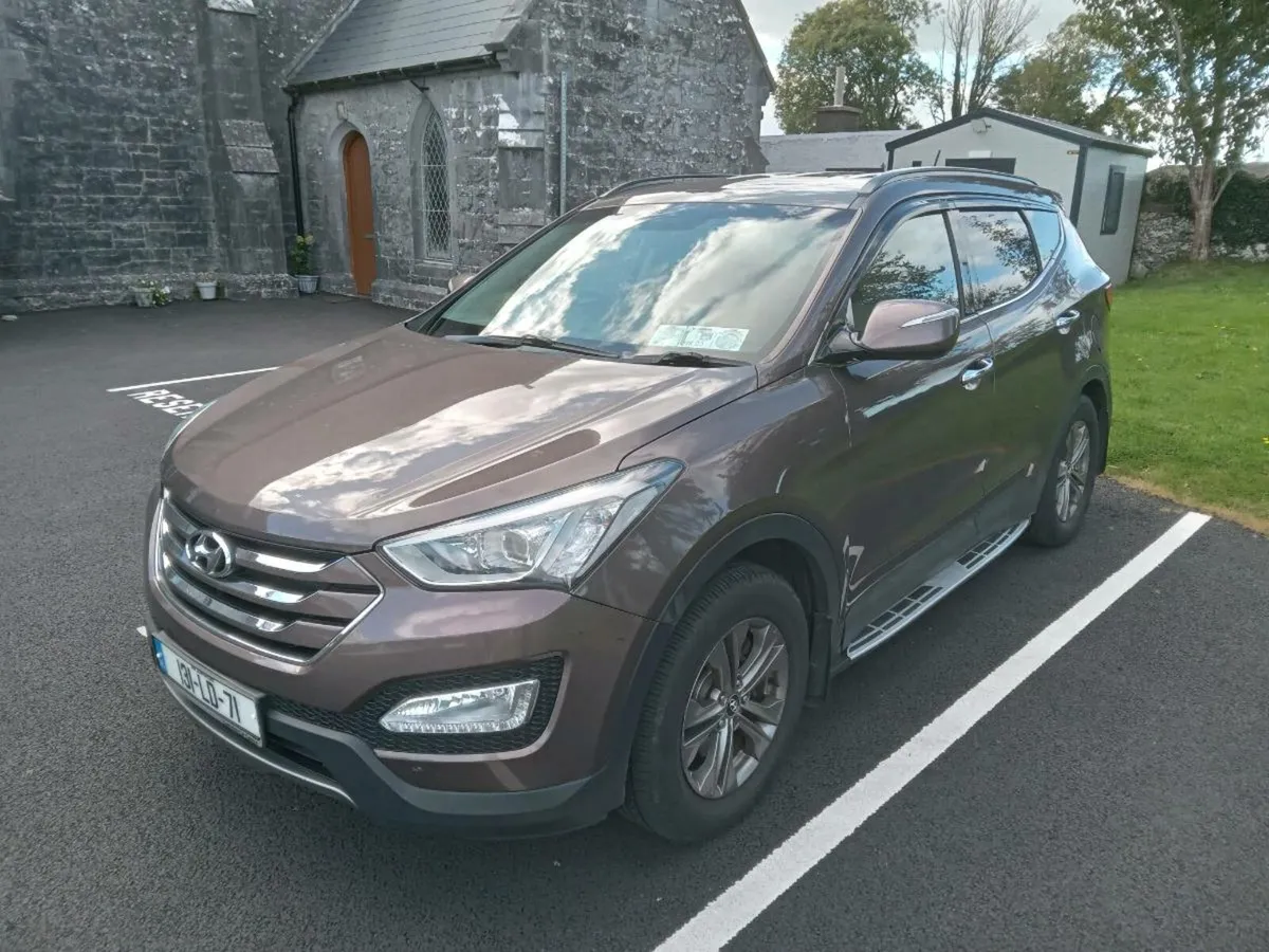 2013 Hyundai Santa Fe 7 seater in good condition - Image 1