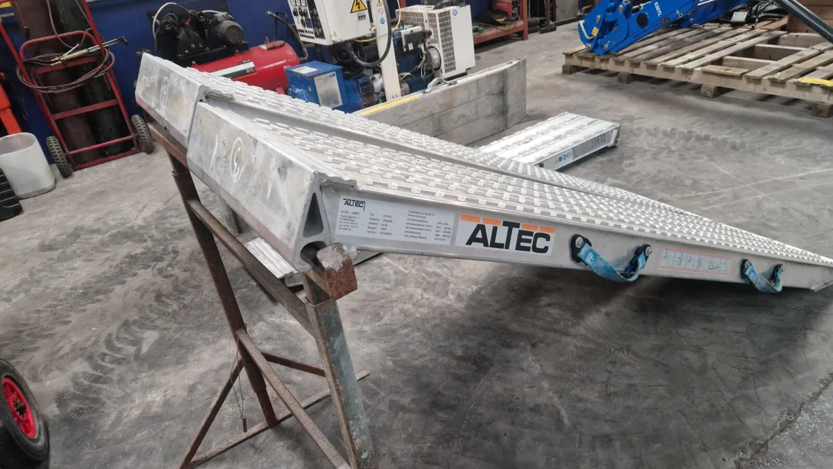 Alloy loading ramps - Image 1