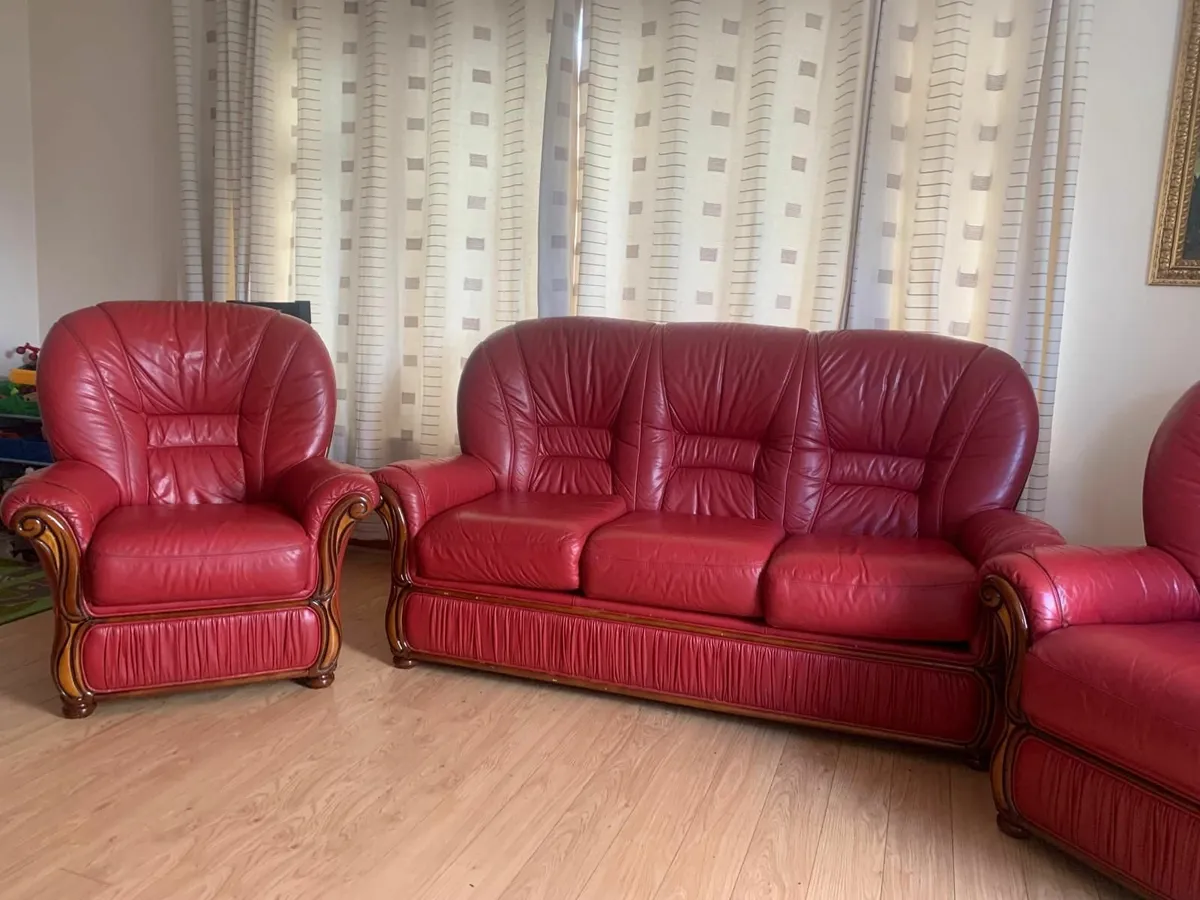 Suite of furniture. 2 Single timber frame beds - Image 1