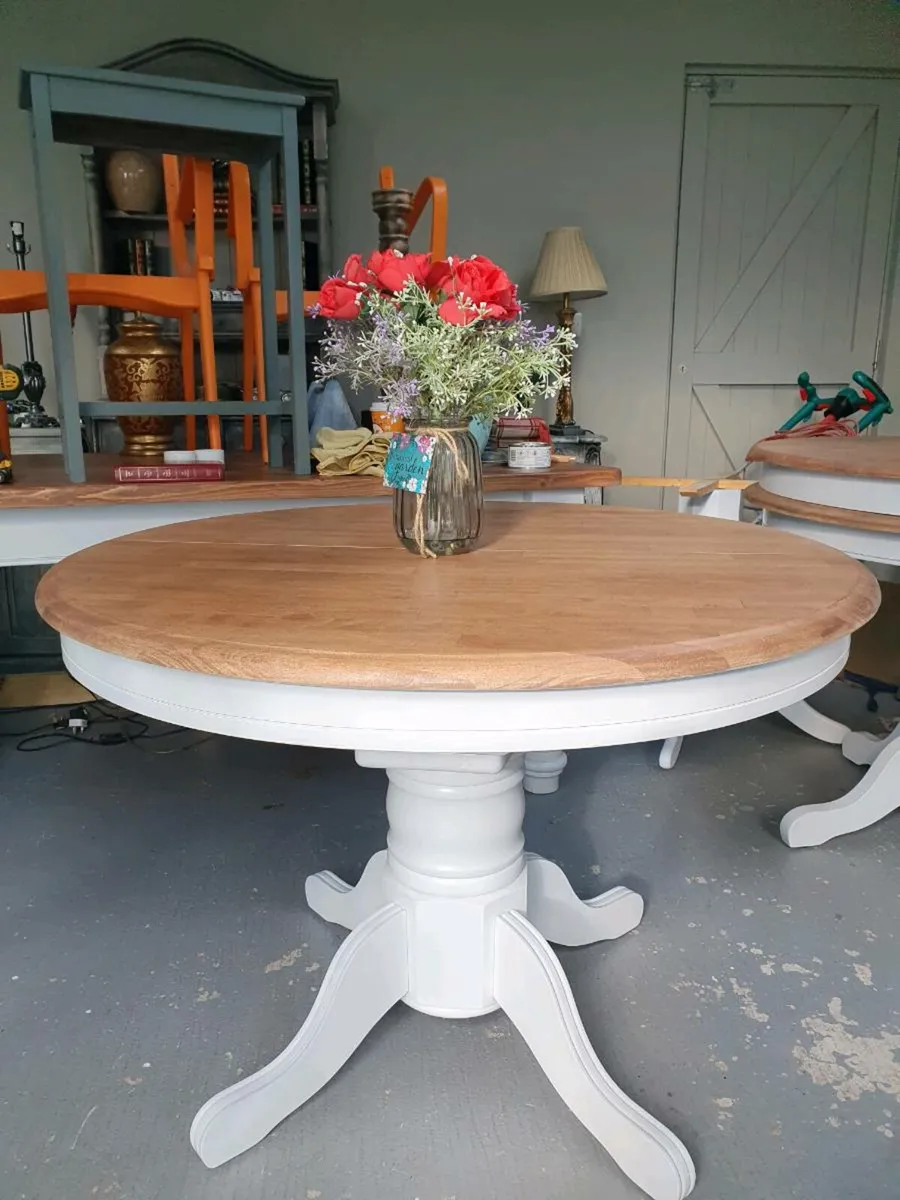6 seater extendable solid oak - Image 1