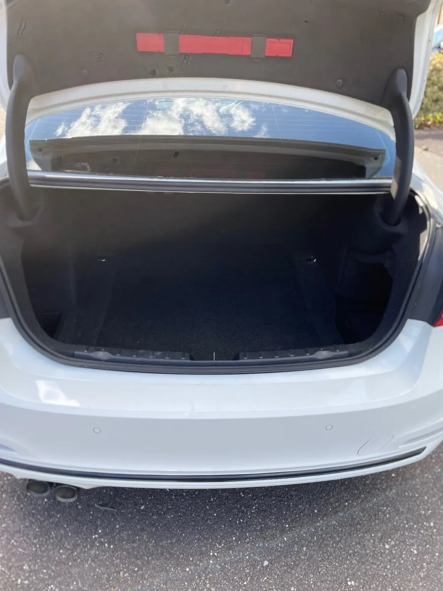 BMW F30 320D  2017 - Image 2