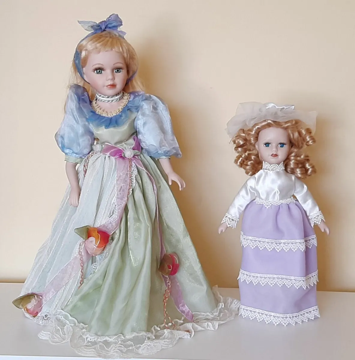 Porcelain dolls - Image 1