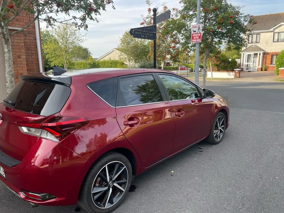 2017 Toyota Auris - Image 3