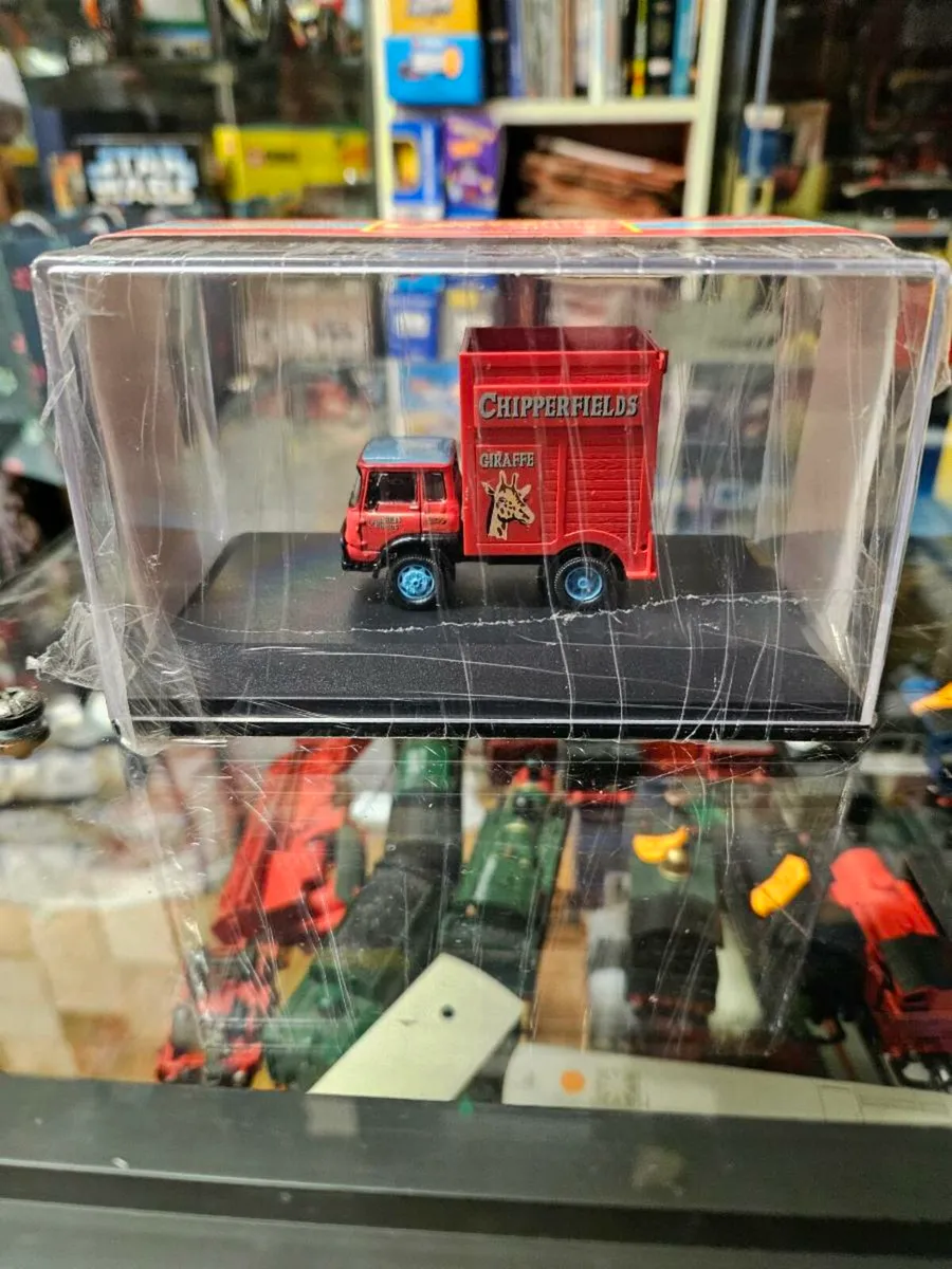 Corgi Oxford Chipperfields Circus Truck - Image 1