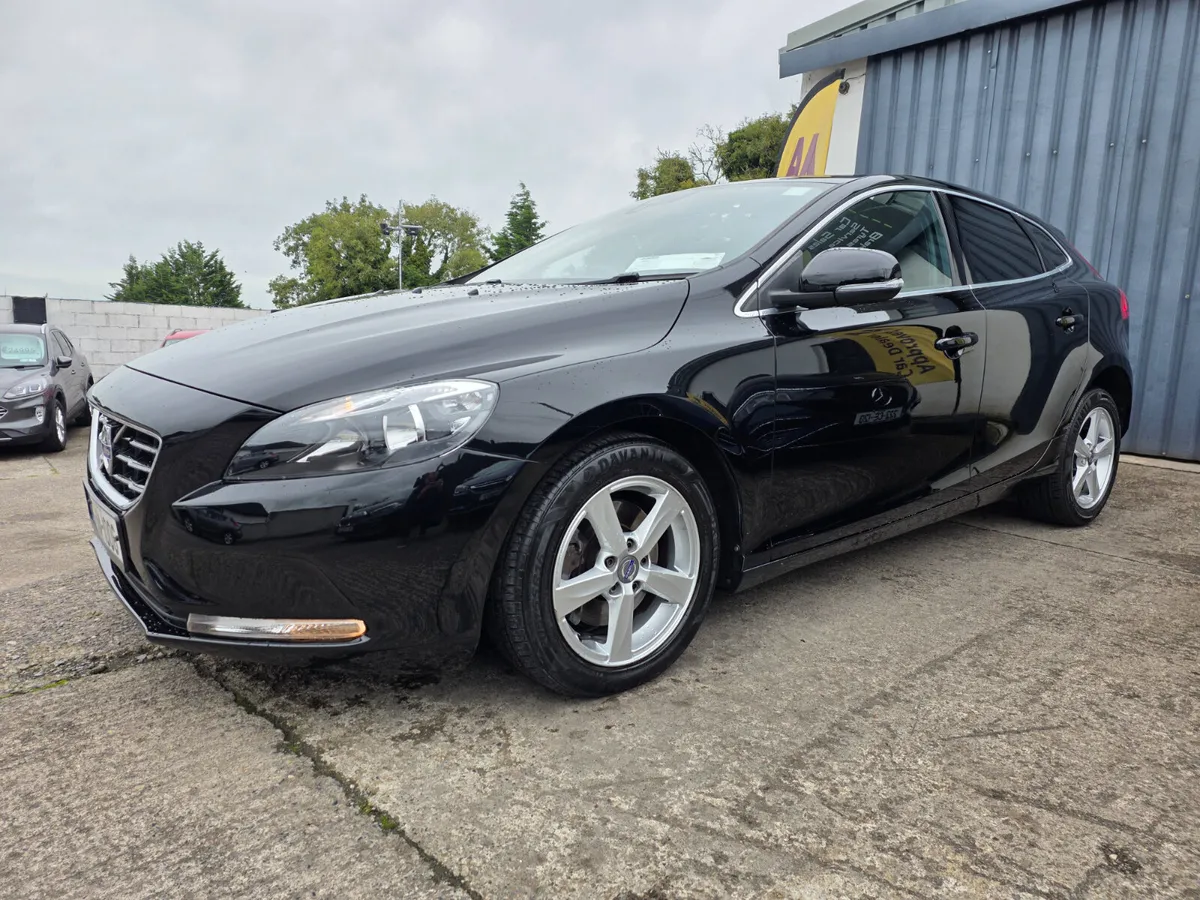 2016 VOLVO V40 * ONLY 29K KM * D2 2.0 DIESEL * - Image 3