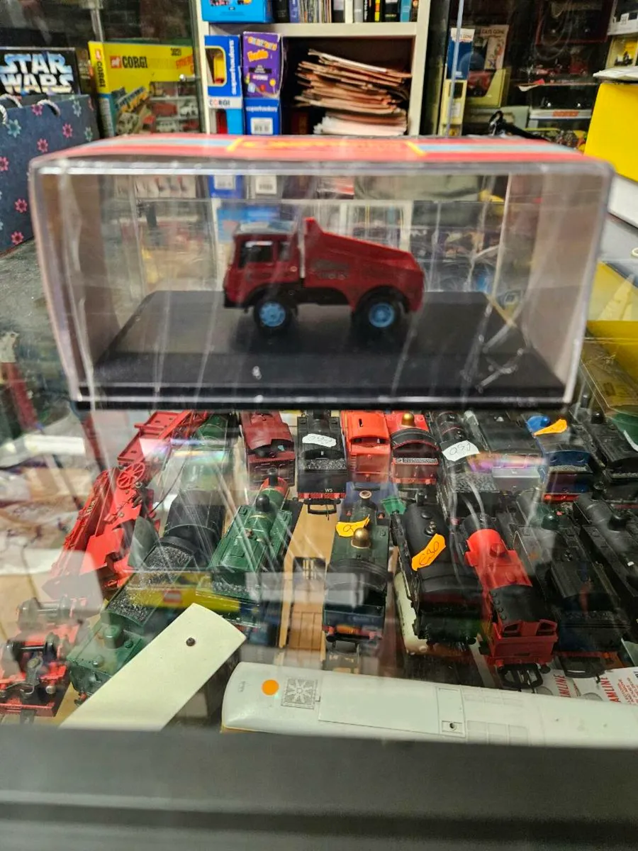 Corgi Oxford Chipperfields Circus Truck - Image 1