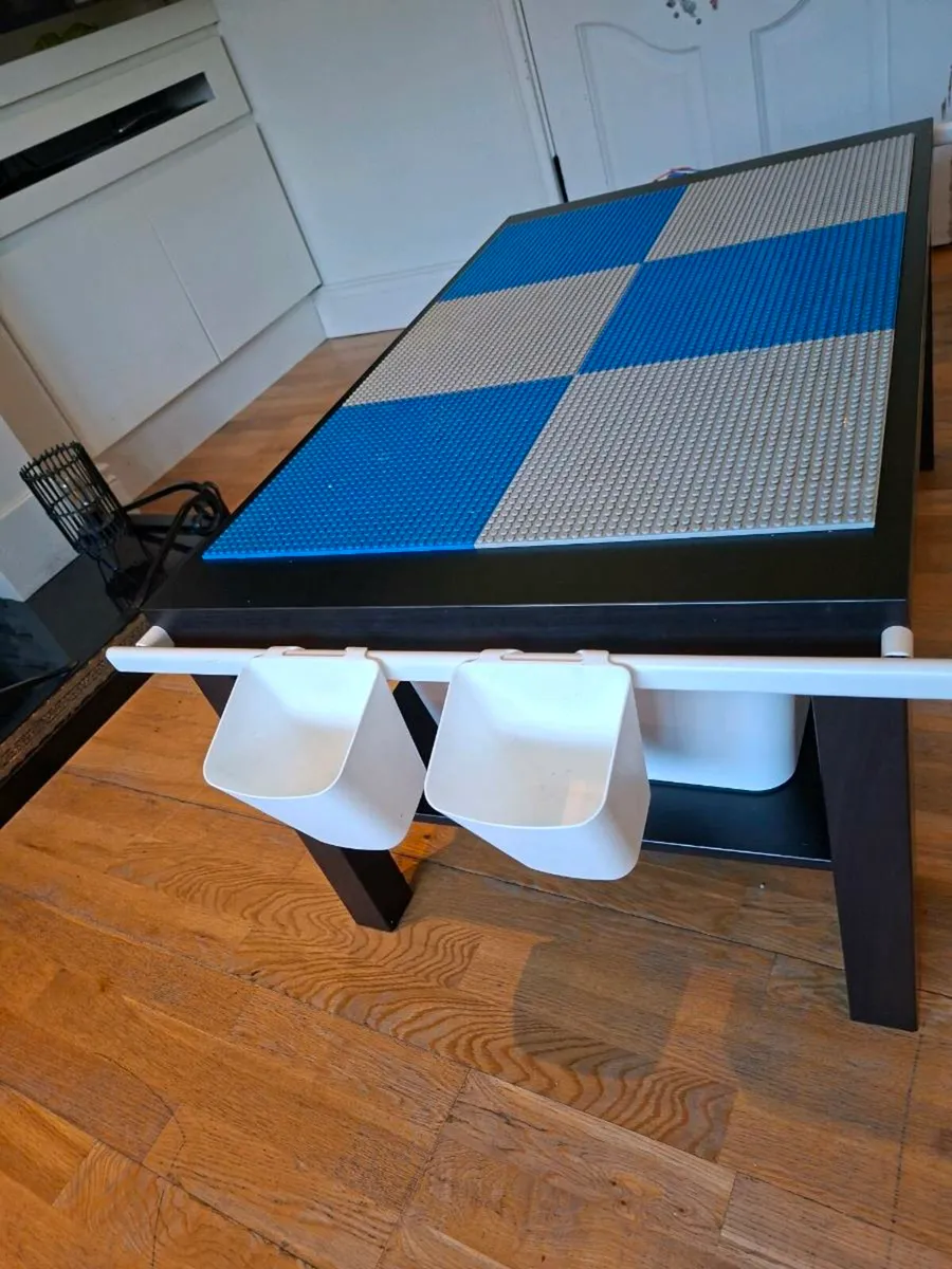 Lego table - Image 4