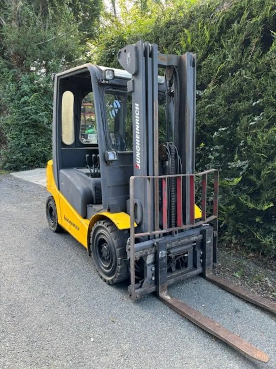 Diesel Forklift - Image 3